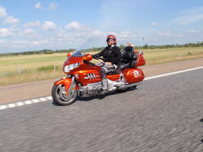 Margit auf ihrer Goldwing