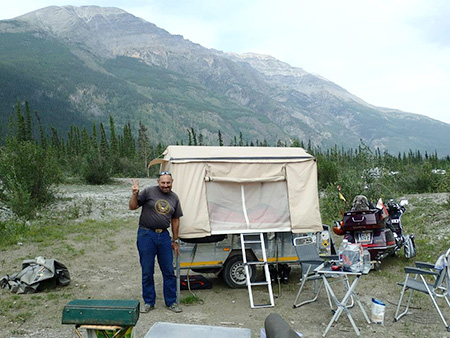 Wings4Wingers camping in Alaska. You can rent the trailer with integrated tent.